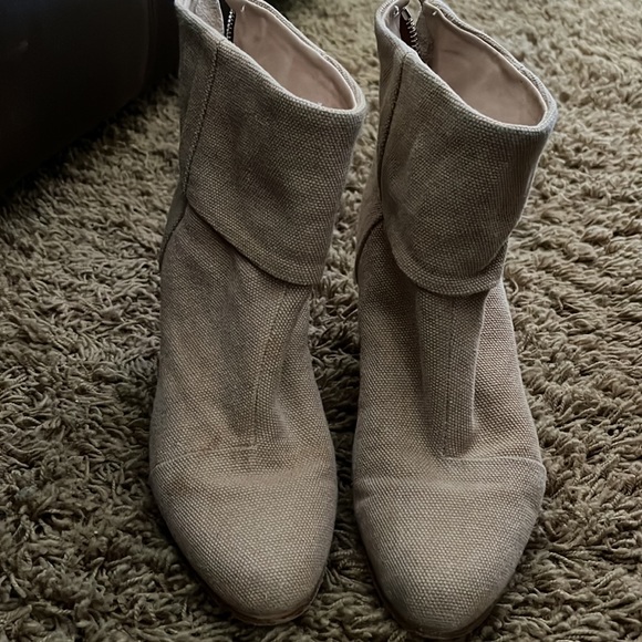 Rag & Bone beige canvas booties. Barely worn - heels practically new - Picture 2 of 11